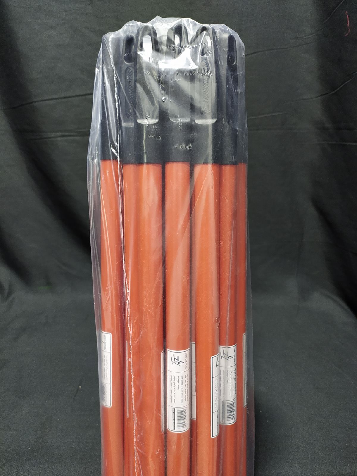 Manche à Balai Métal Rayé Noir Et Gris 120cm