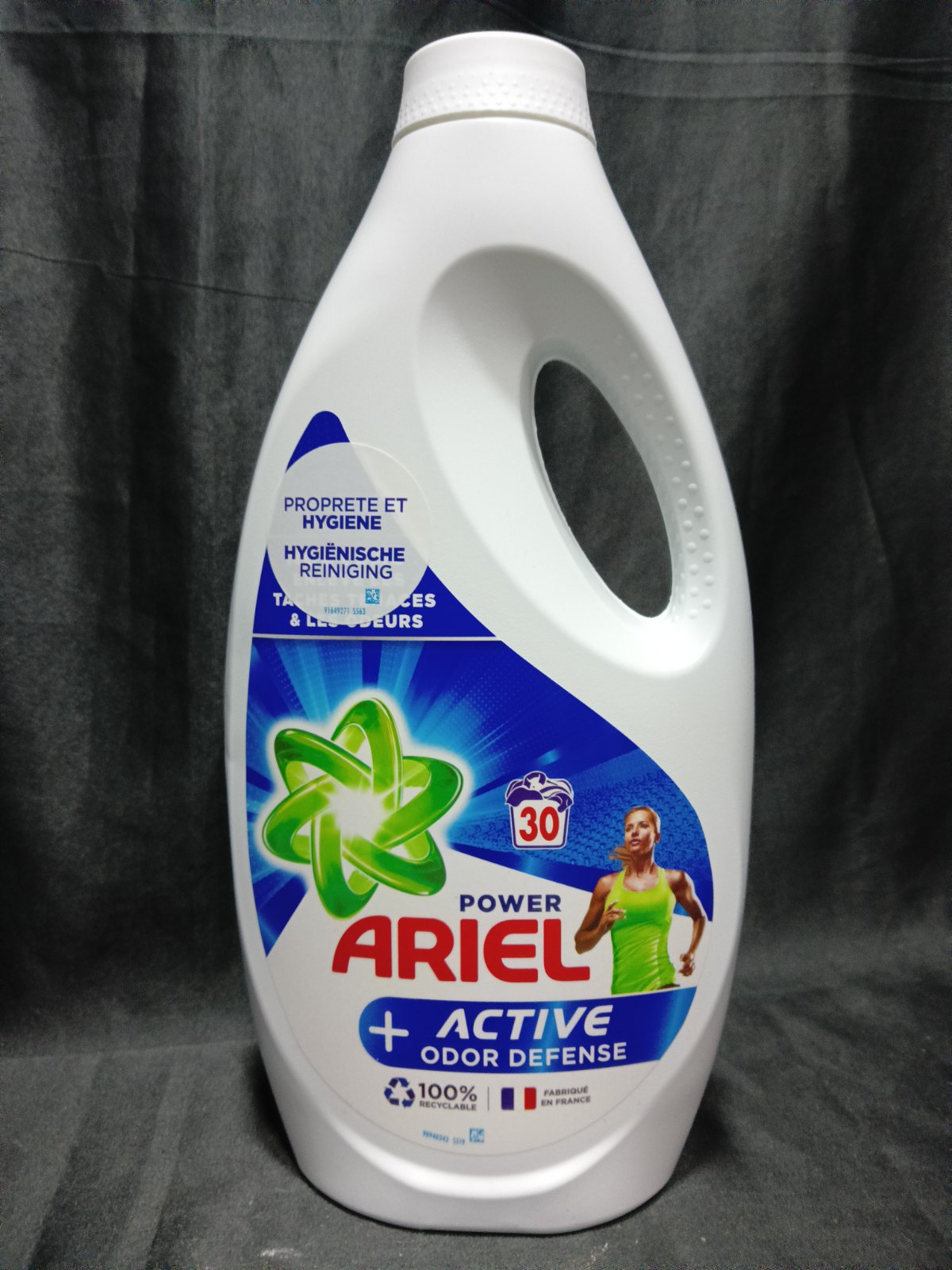Lessive Liquide Active+ Odor Defense ARIEL